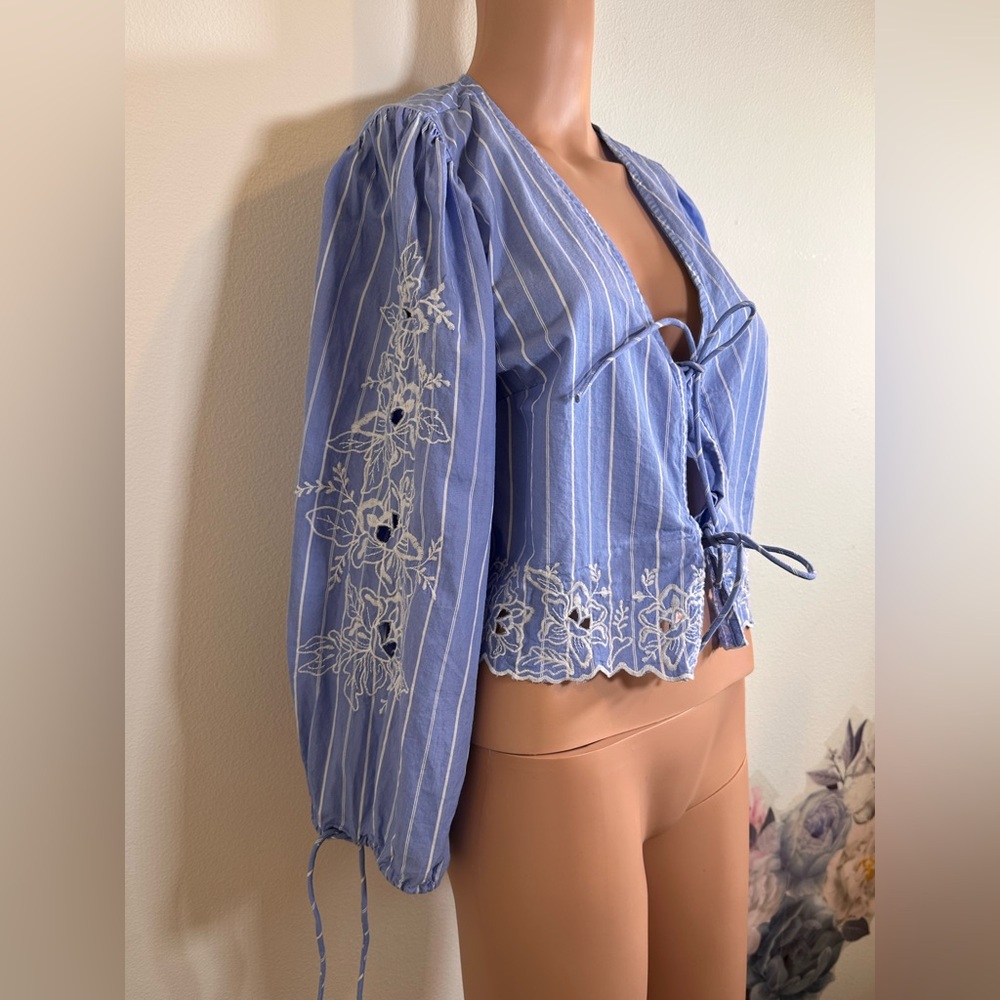 New Future Collective, Long Sleeve Eyelet Tie-Front Poplin Blouse Blue Stripes - Picture 4 of 7